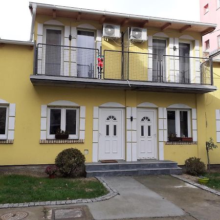 Flora Novi Sad Apartment Ngoại thất bức ảnh