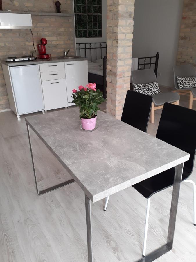 Flora Novi Sad Apartment Ngoại thất bức ảnh