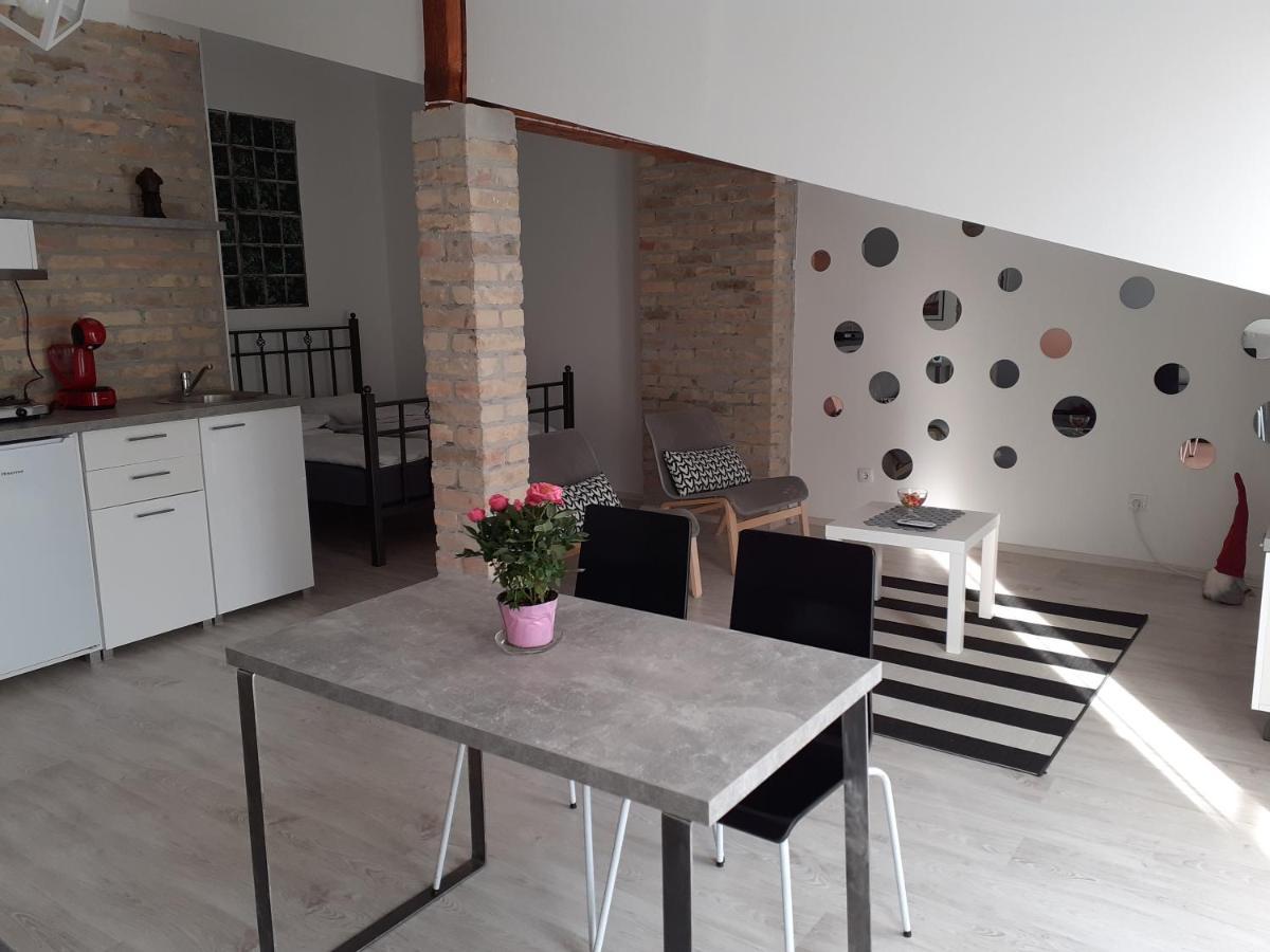 Flora Novi Sad Apartment Ngoại thất bức ảnh